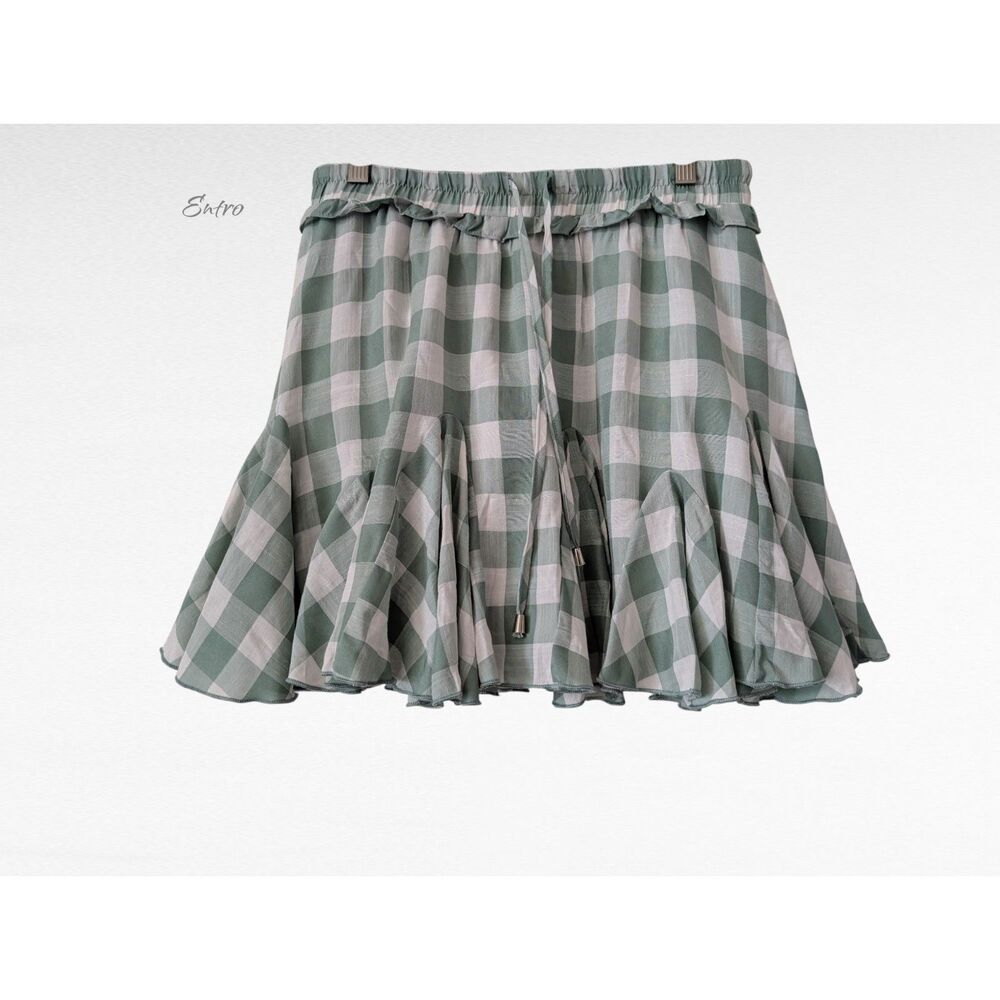 Entro gingham check smocked tired ruffle whimsy short/skort  Sz L